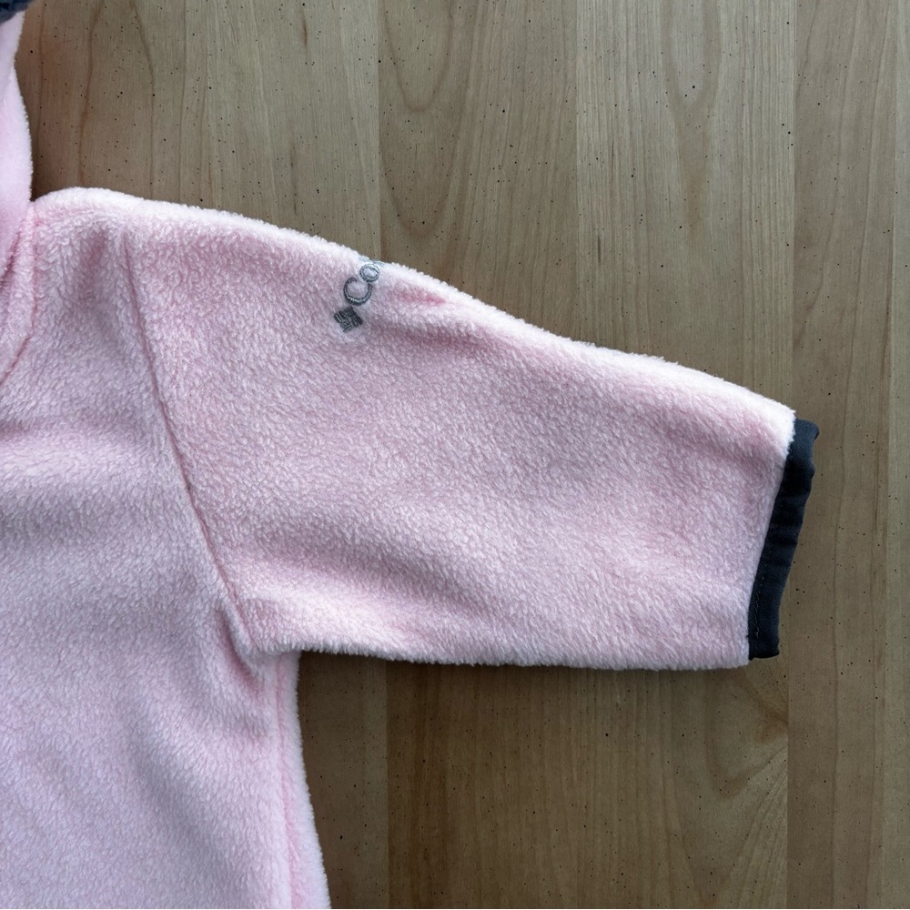 COLUMBIA Infant Fleece Snowsuit. Pink with Gray Trim. Size 0-3 Months. - Picture 3 of 12